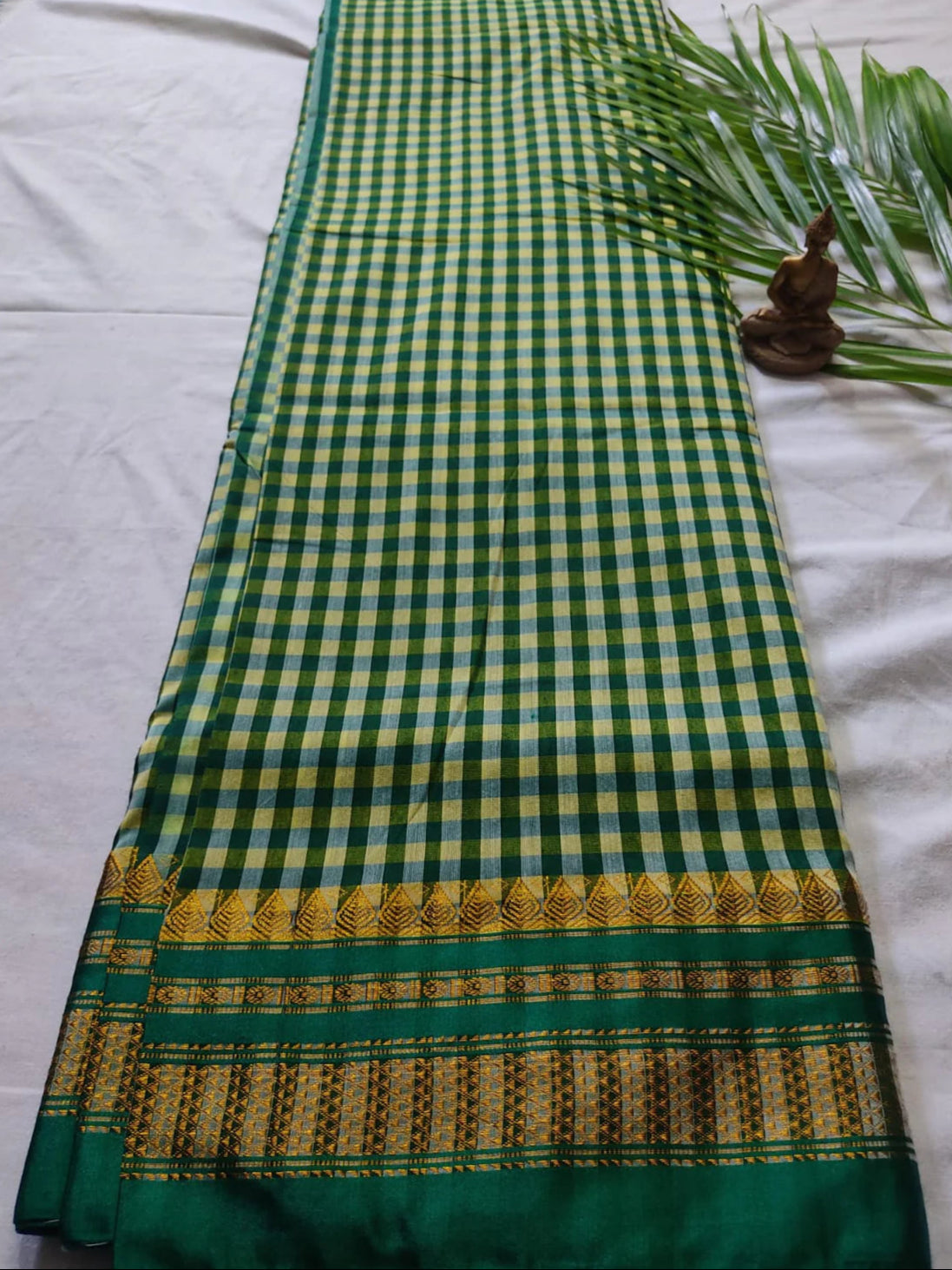 Cotton Saree with Checks Pattern – Handloom Saree for Daily & Office Wear